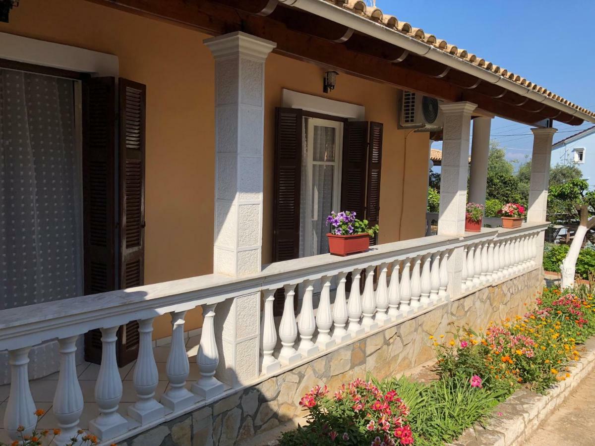 Alexandra' S Village House Kato Korakiana Luaran gambar